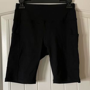 Women’s Size M Athletic Bicycle Shorts